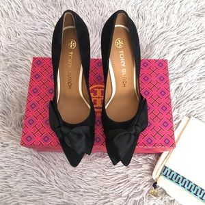 NIB Tory Burch Perfect Black Satin Suede Heels 8.5